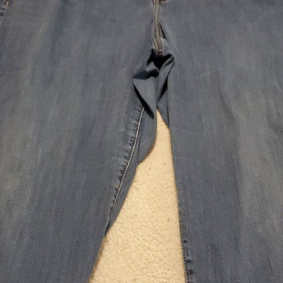 Lane Bryant womens 22 light blue mid rise girlfriend crop jeans - Picture 6 of 9